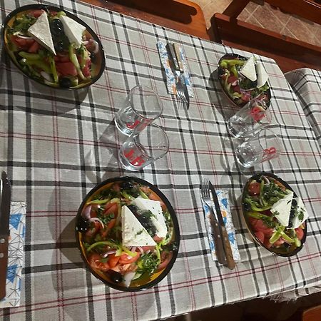 Къща За Гости Динас Zmeitsa Εξωτερικό φωτογραφία